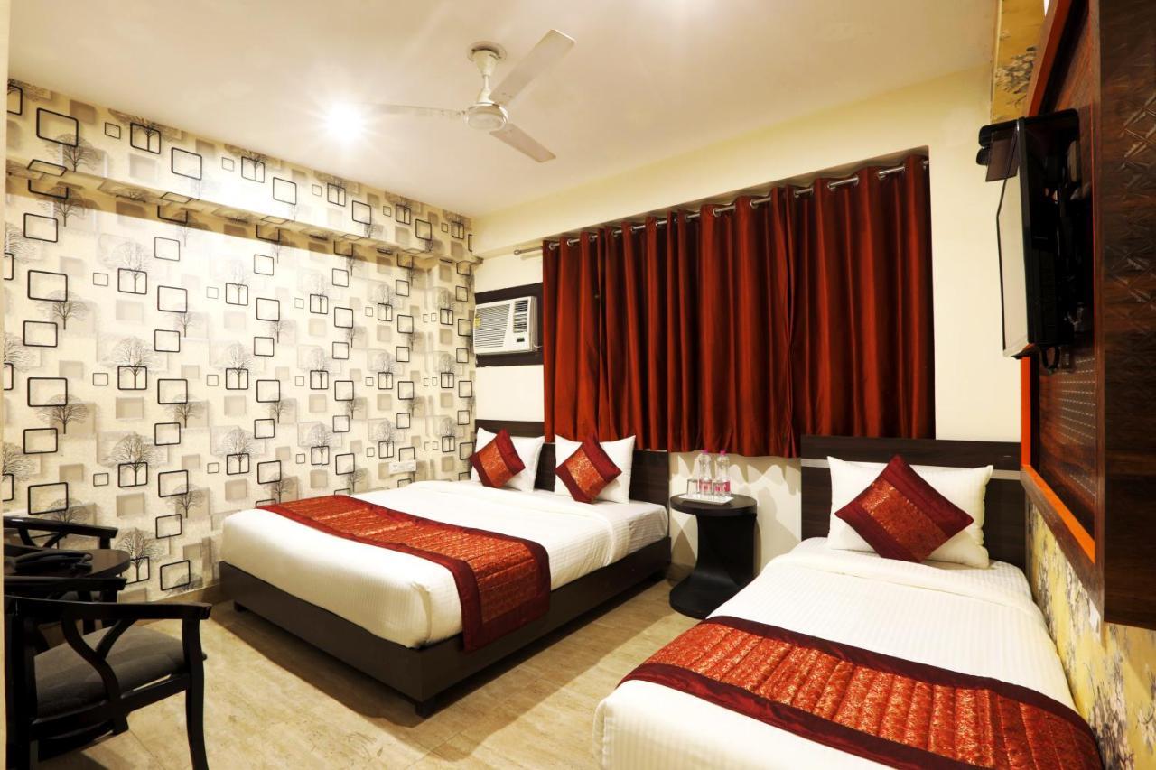 Hotel Sky Wood At Airport Nuova Delhi Esterno foto