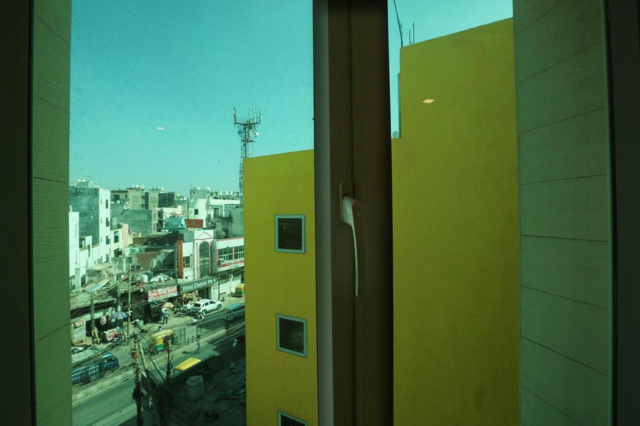 Hotel Sky Wood At Airport Nuova Delhi Esterno foto