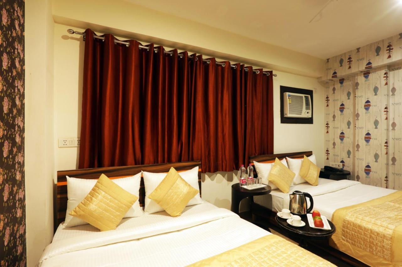 Hotel Sky Wood At Airport Nuova Delhi Esterno foto