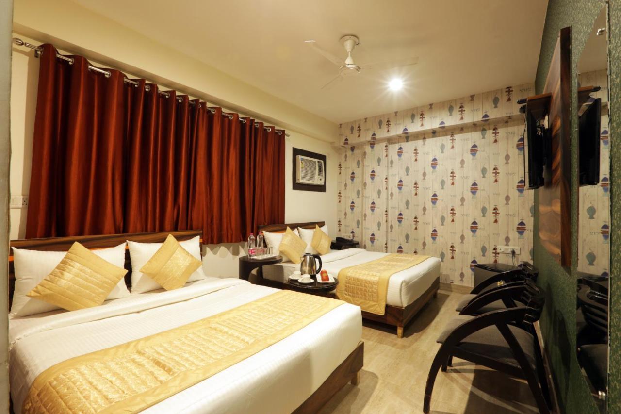 Hotel Sky Wood At Airport Nuova Delhi Esterno foto
