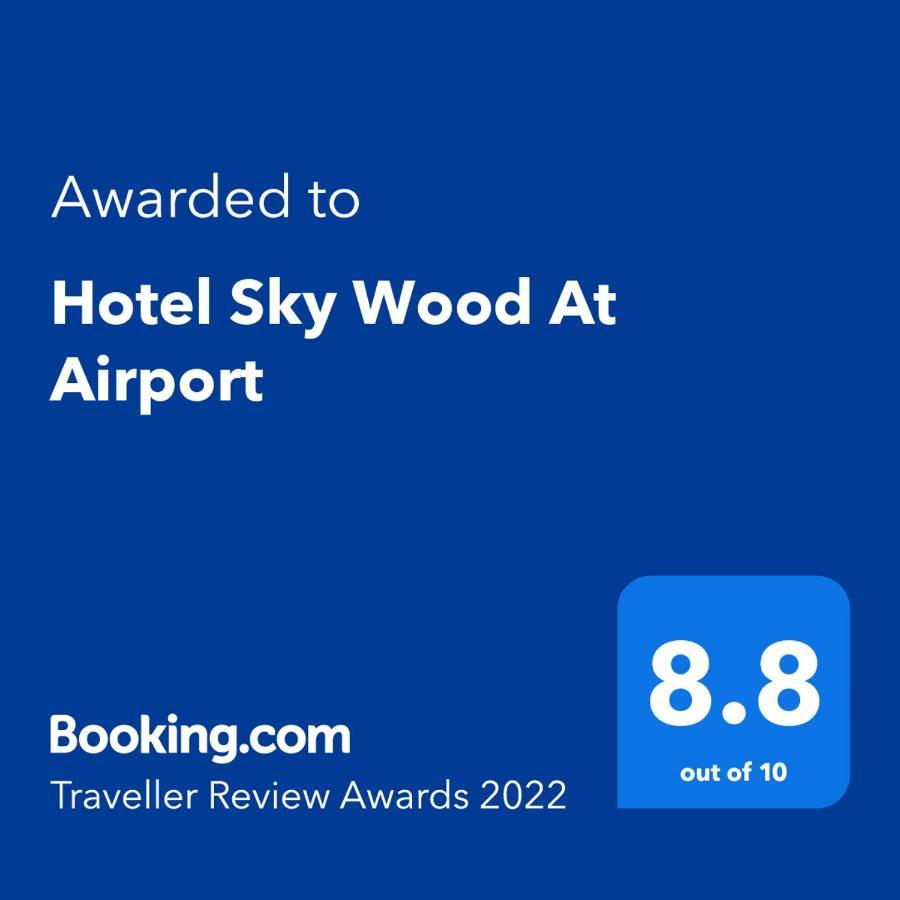 Hotel Sky Wood At Airport Nuova Delhi Esterno foto